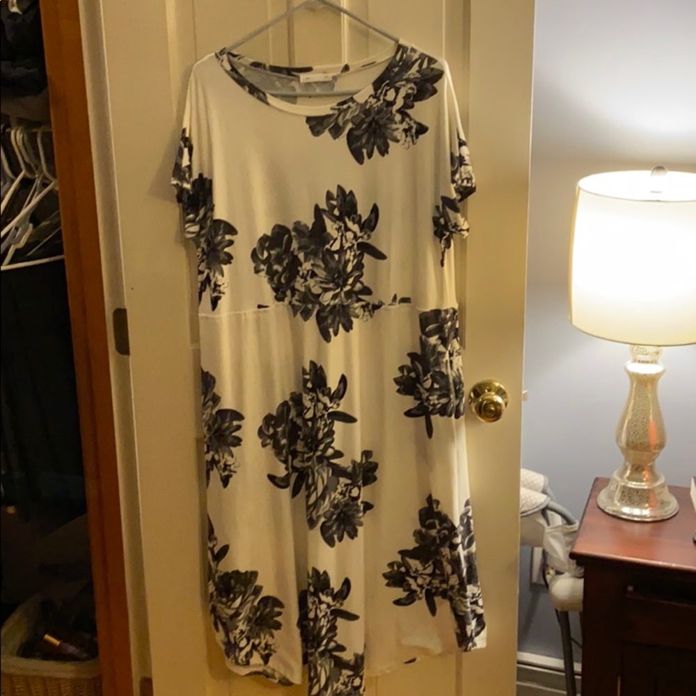 White floral dress with pockets